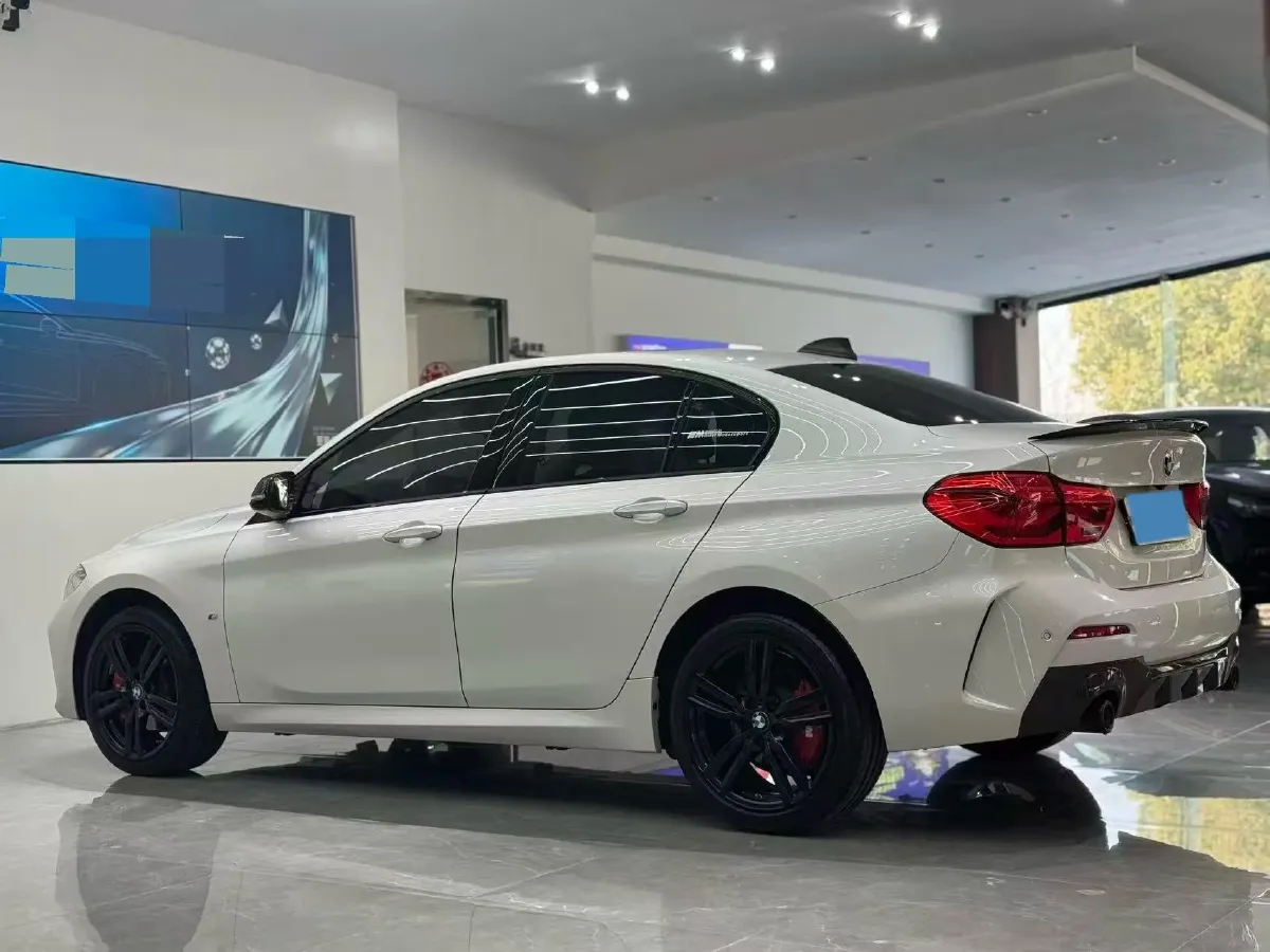 2022 BMW 1 Series 1.5T 140HP L3 7DCT,autocango,china used car exporter,china ev exporter,chinese used car exporter,chinese used ev exporter