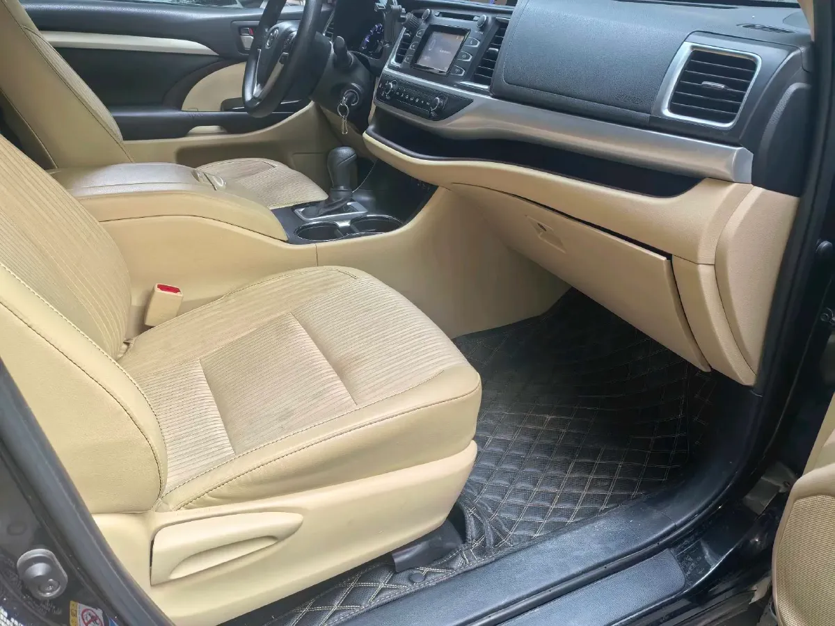 2021 Toyota Highlander 2.0T 220HP L4 6AT,autocango,china used car exporter,china ev exporter,chinese used car exporter,chinese used ev exporter