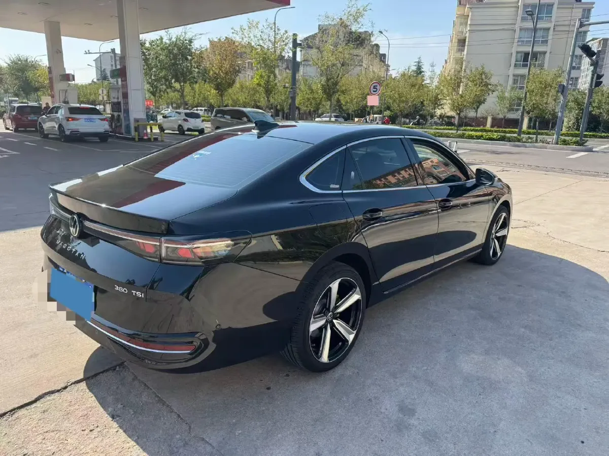 2024 Volkswagen Magotan 2.0T 220HP L4 7DCT,autocango,china used car exporter,china ev exporter,chinese used car exporter,chinese used ev exporter