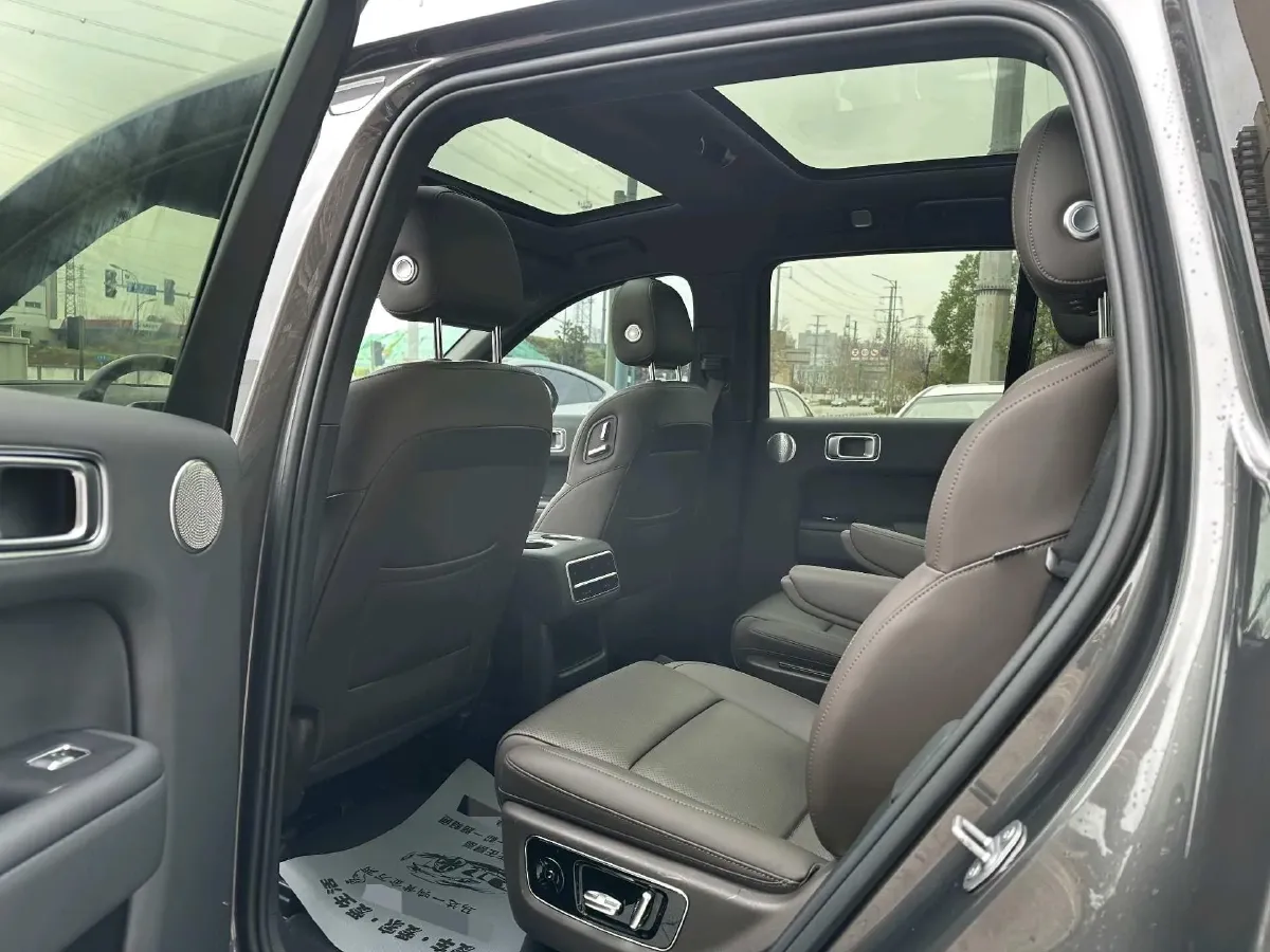 2024 Volvo S60 2.0T 197HP L4 7DCT,autocango,china used car exporter,china ev exporter,chinese used car exporter,chinese used ev exporter