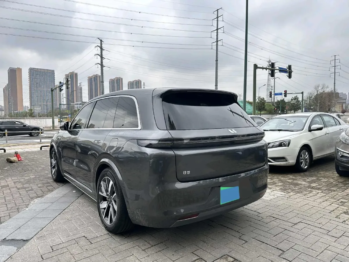 2024 Volvo S60 2.0T 197HP L4 7DCT,autocango,china used car exporter,china ev exporter,chinese used car exporter,chinese used ev exporter