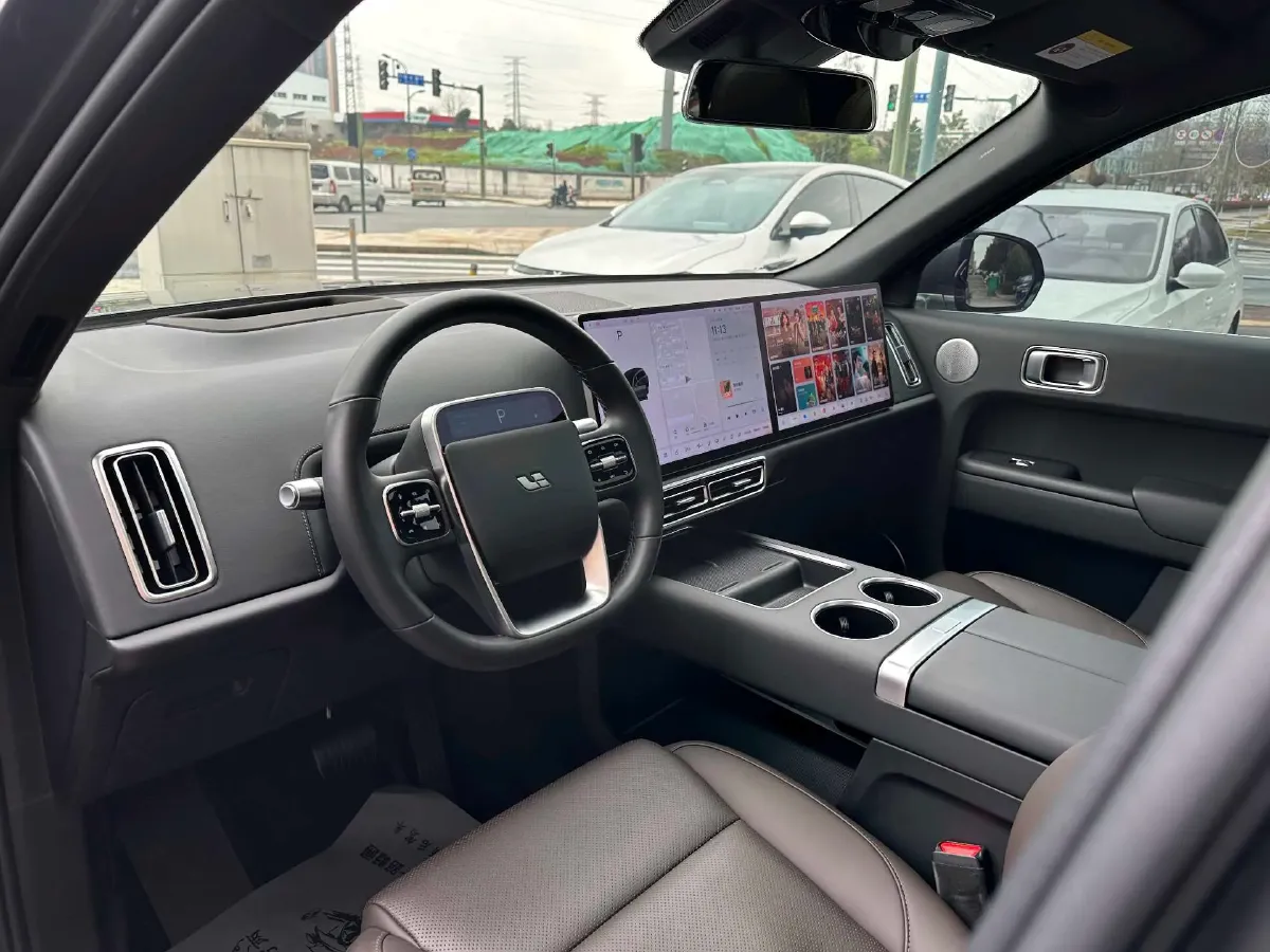 2024 Volvo S60 2.0T 197HP L4 7DCT,autocango,china used car exporter,china ev exporter,chinese used car exporter,chinese used ev exporter