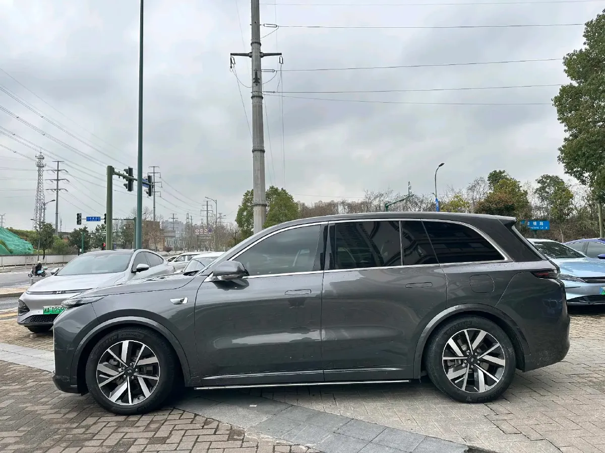 2024 Volvo S60 2.0T 197HP L4 7DCT,autocango,china used car exporter,china ev exporter,chinese used car exporter,chinese used ev exporter