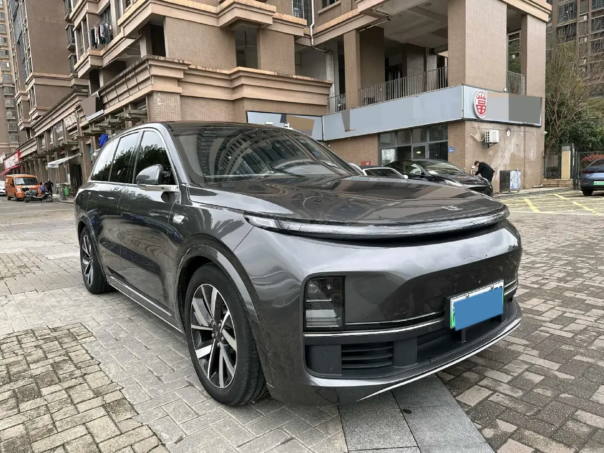 2024 Volvo S60 2.0T 197HP L4 7DCT,autocango,china used car exporter,china ev exporter,chinese used car exporter,chinese used ev exporter