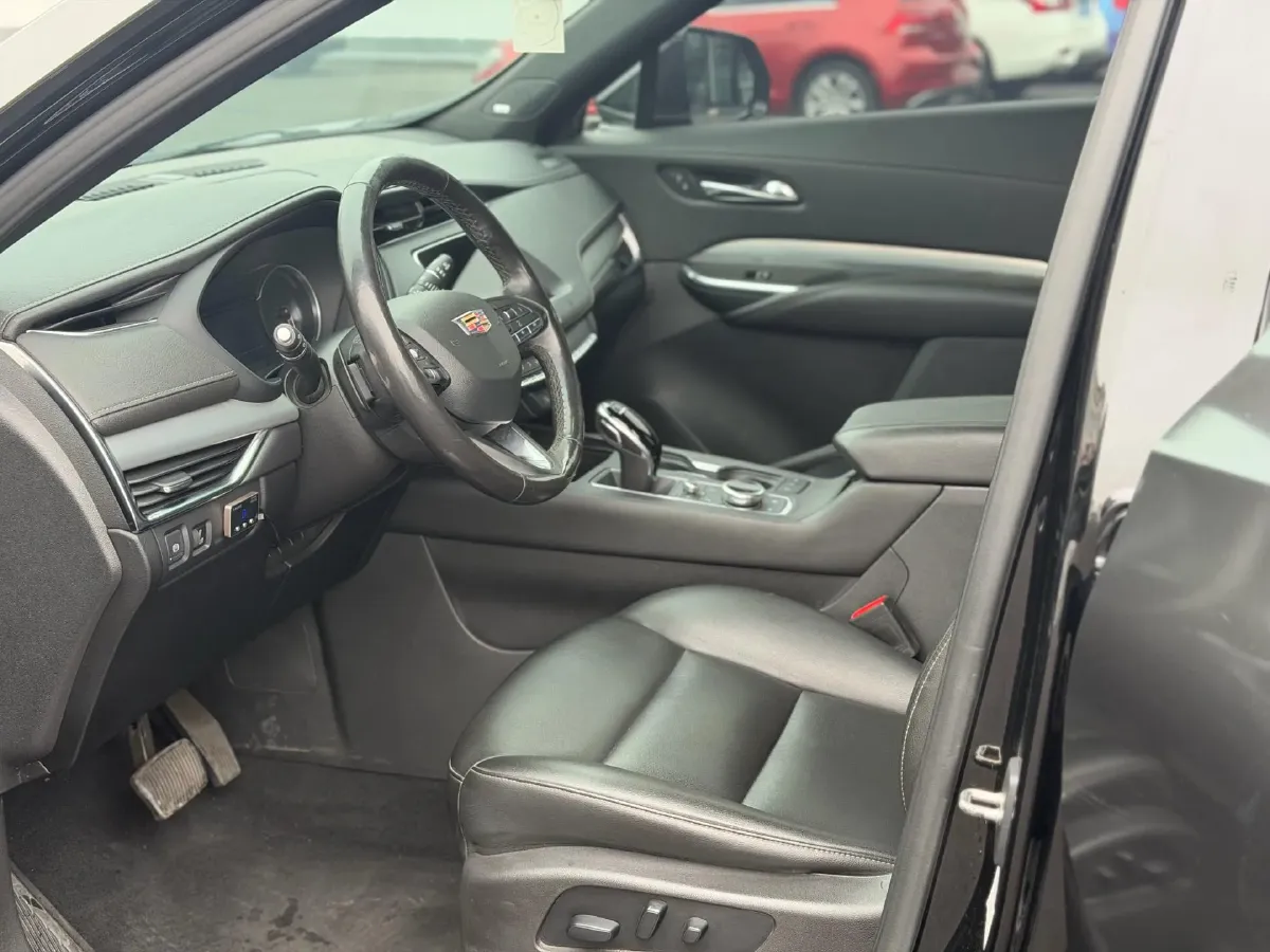 2021 Cadillac XT4 2.0T 237HP L4 9AT,autocango,china used car exporter,china ev exporter,chinese used car exporter,chinese used ev exporter