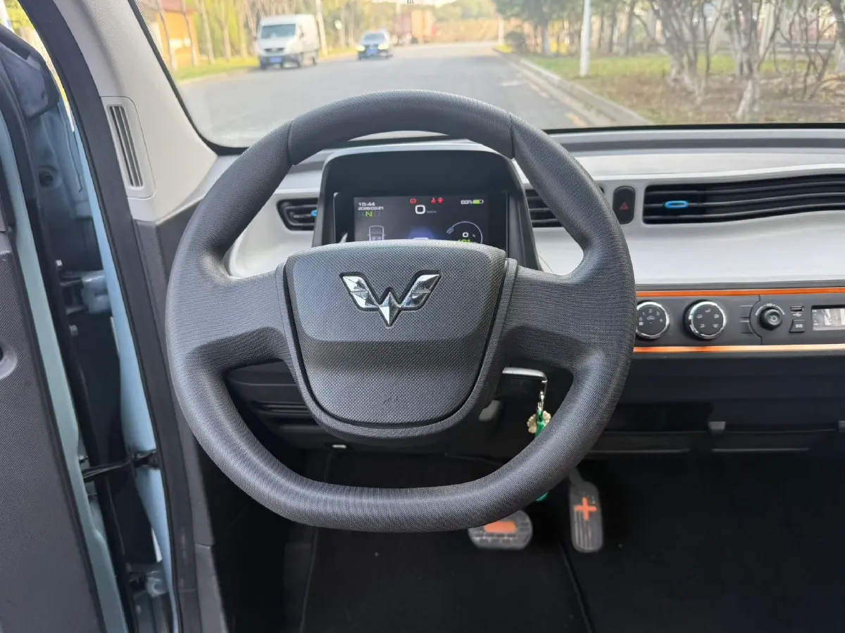 2020 WuLing HongGuang MINI EV BEV 13.8KWH,autocango,china used car exporter,china ev exporter,chinese used car exporter,chinese used ev exporter