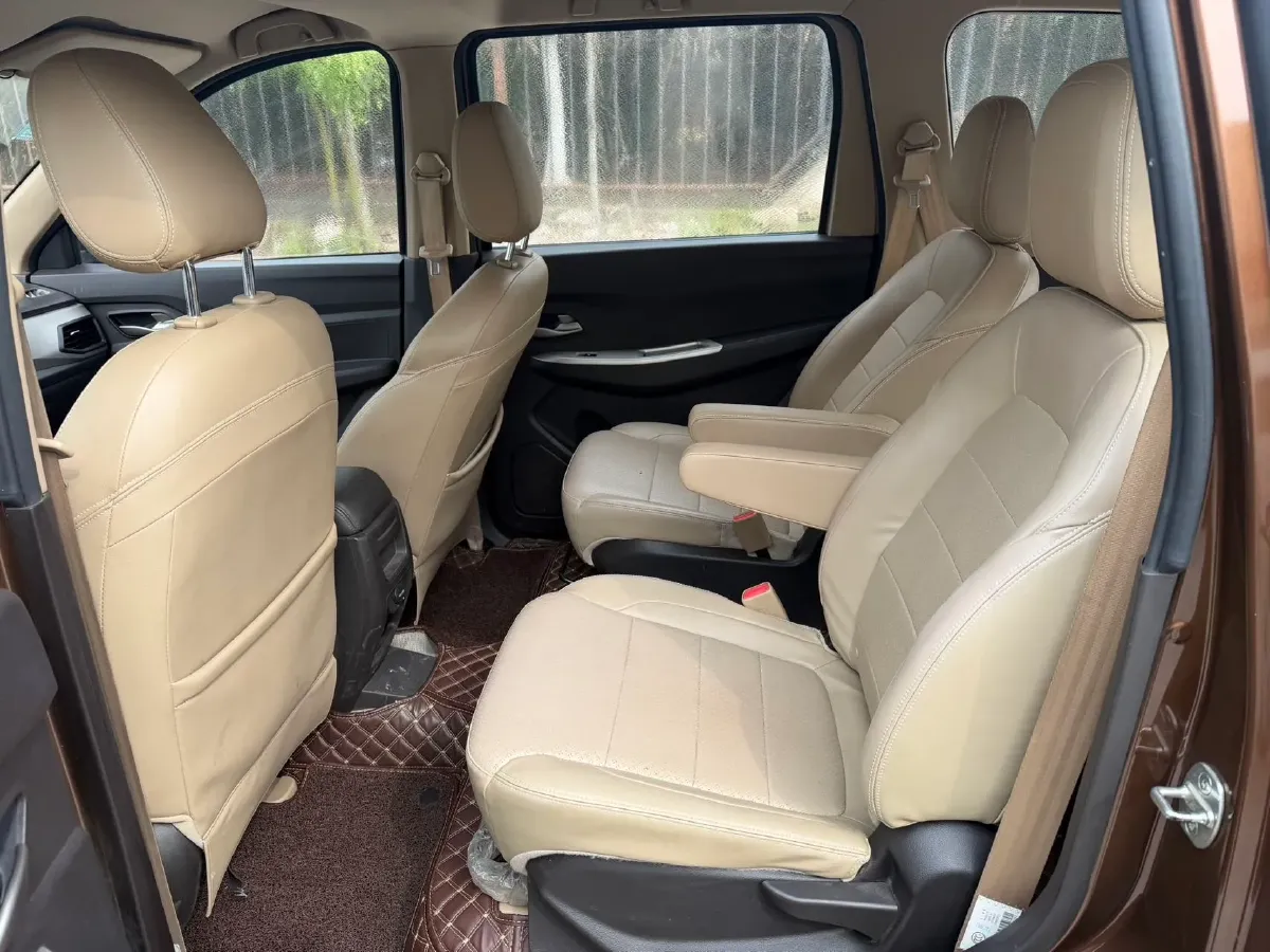 2019 WuLing HongGuang 1.5L 99HP L4 6MT,autocango,china used car exporter,china ev exporter,chinese used car exporter,chinese used ev exporter