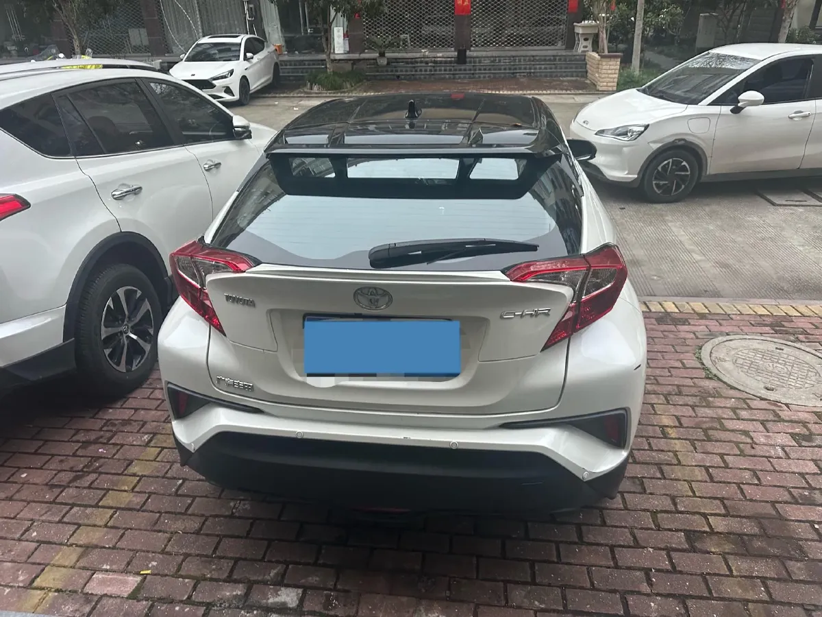 2020 Toyota C-HR 2.0L 171HP L4 CVT,autocango,china used car exporter,china ev exporter,chinese used car exporter,chinese used ev exporter