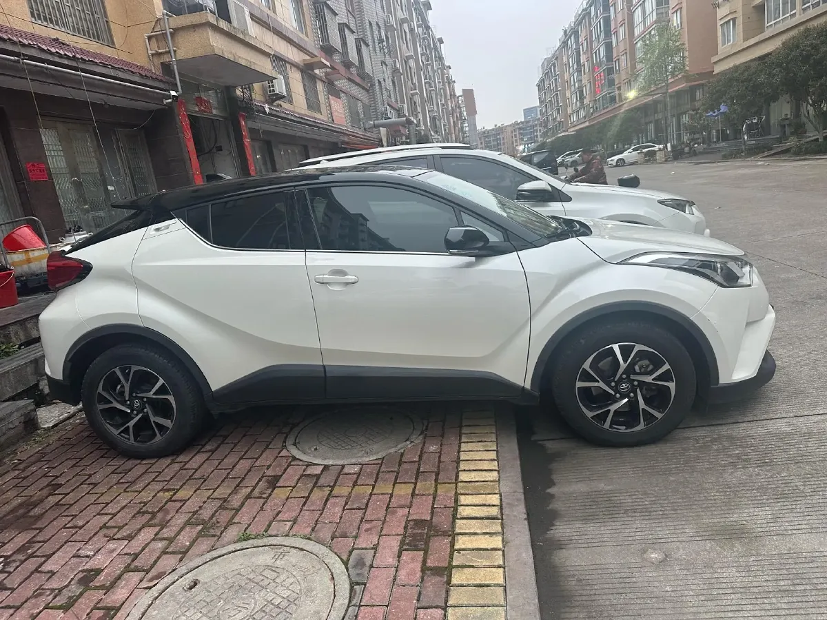 2020 Toyota C-HR 2.0L 171HP L4 CVT,autocango,china used car exporter,china ev exporter,chinese used car exporter,chinese used ev exporter