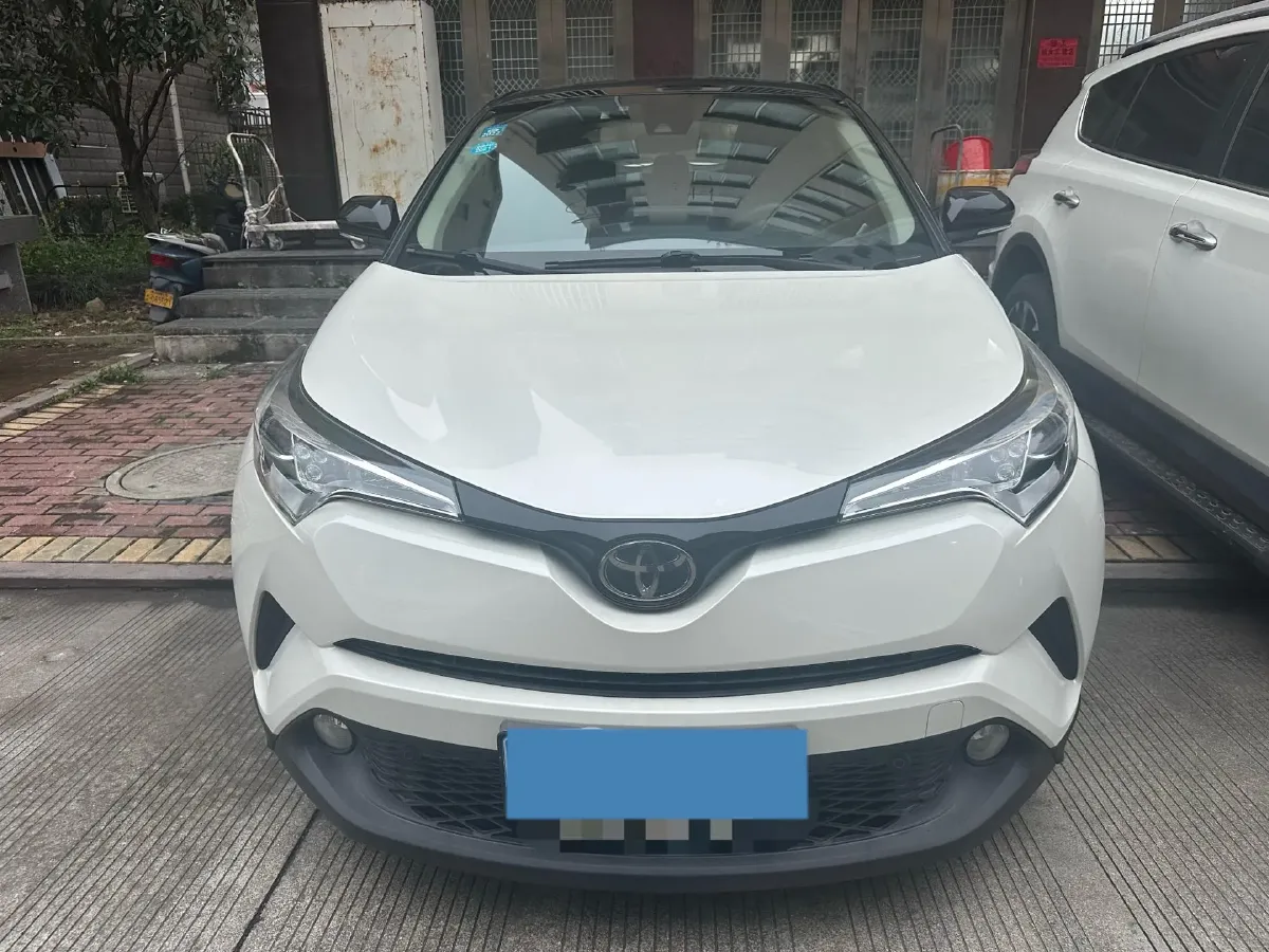 2020 Toyota C-HR 2.0L 171HP L4 CVT,autocango,china used car exporter,china ev exporter,chinese used car exporter,chinese used ev exporter