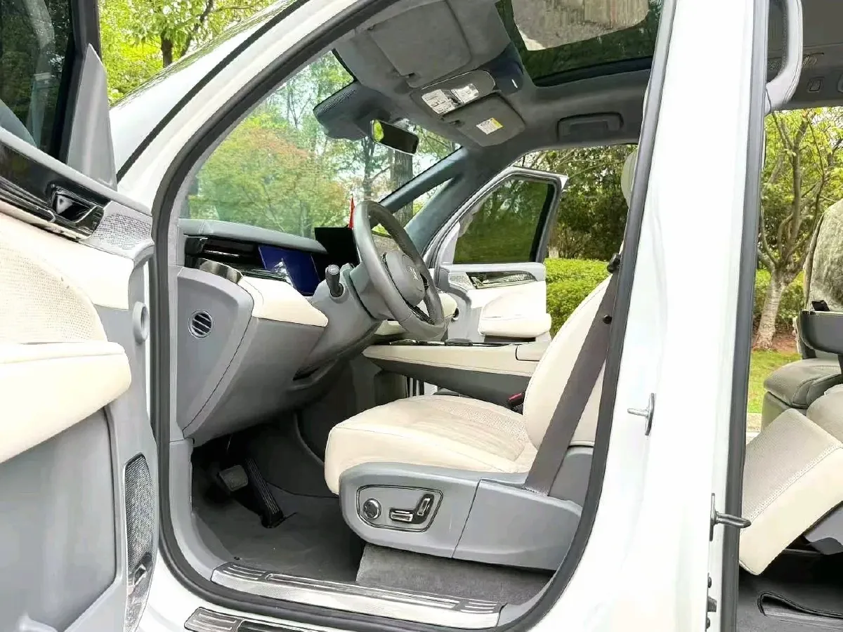 2022 Zeekr 009 BEV 116KWH,autocango,china used car exporter,china ev exporter,chinese used car exporter,chinese used ev exporter