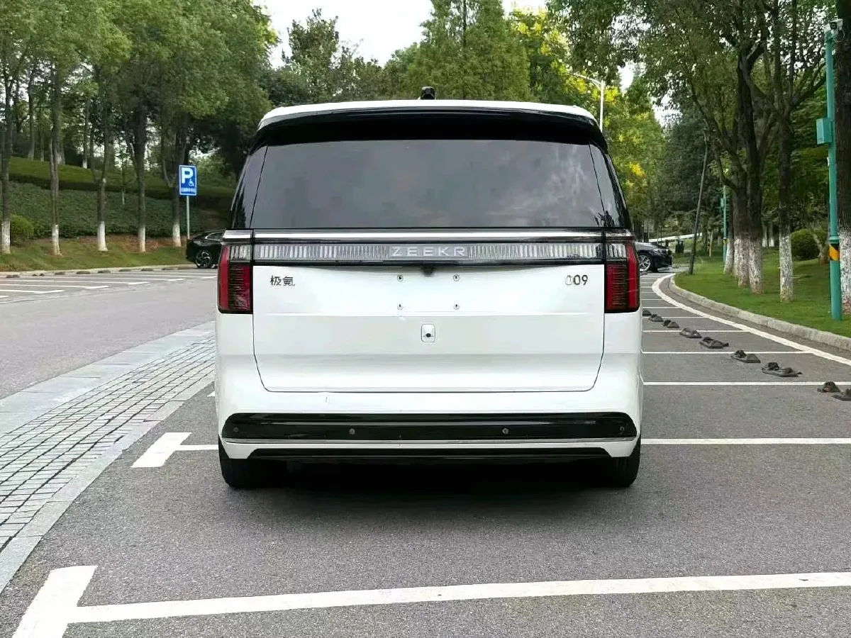2022 Zeekr 009 BEV 116KWH,autocango,china used car exporter,china ev exporter,chinese used car exporter,chinese used ev exporter