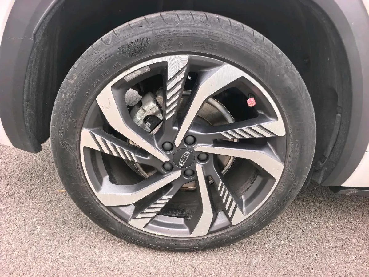 2024 Geely Monjaro 2.0T 238HP L4 8AT,autocango,china used car exporter,china ev exporter,chinese used car exporter,chinese used ev exporter