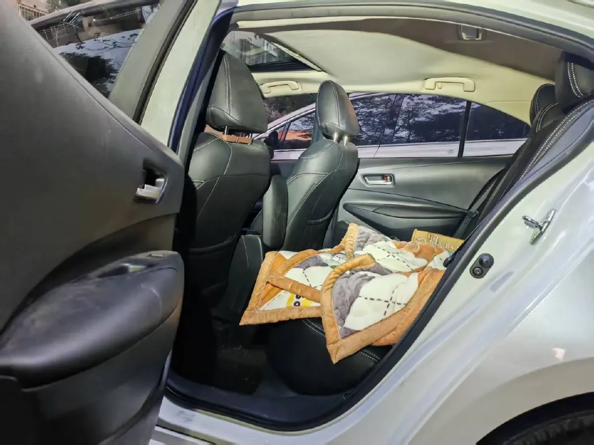 2021 Toyota Corolla 1.2T 116HP L4 CVT,autocango,china used car exporter,china ev exporter,chinese used car exporter,chinese used ev exporter