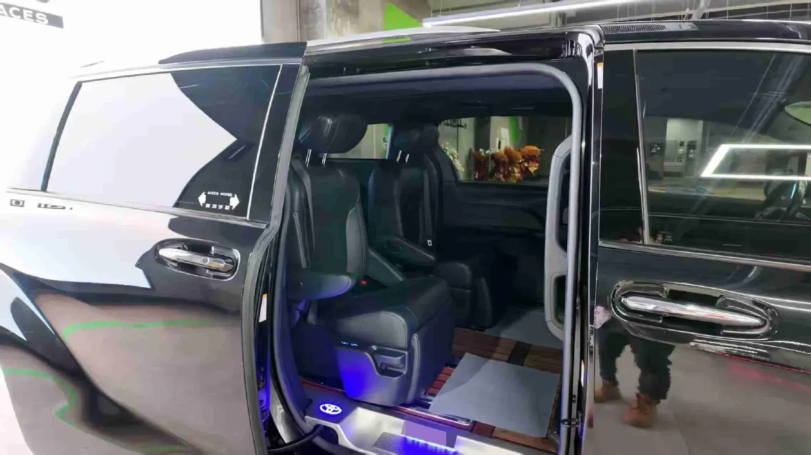 2021 Toyota Sienna 2.5L 192HP L4 E-CVT Hybrid,autocango,china used car exporter,china ev exporter,chinese used car exporter,chinese used ev exporter