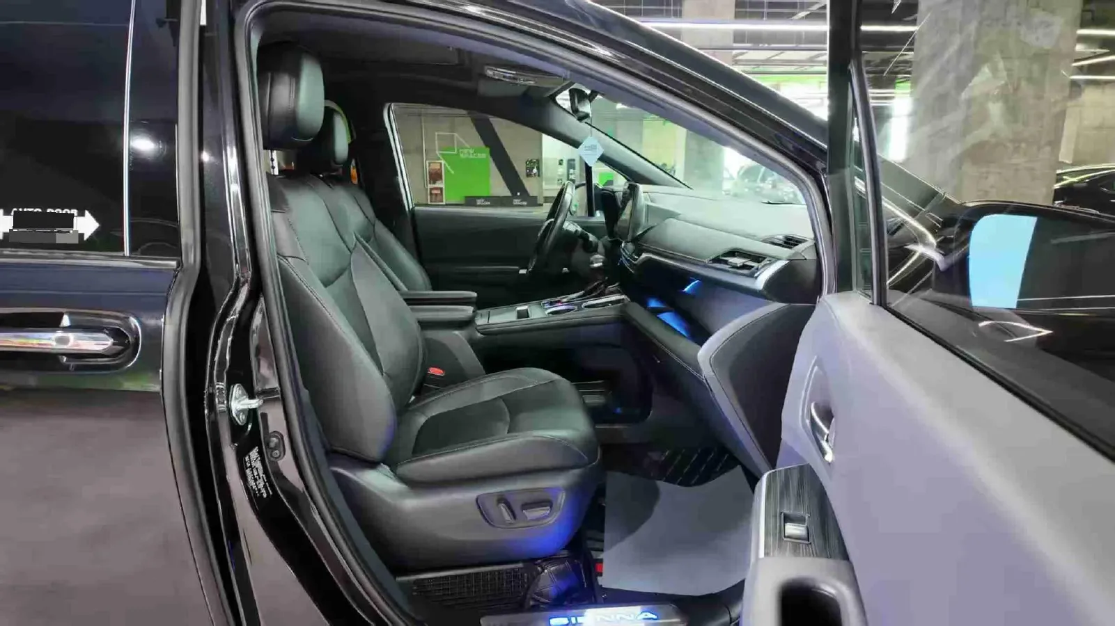 2021 Toyota Sienna 2.5L 192HP L4 E-CVT Hybrid,autocango,china used car exporter,china ev exporter,chinese used car exporter,chinese used ev exporter
