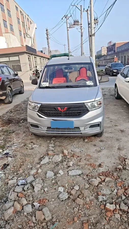 2019 WuLing HongGuang V 1.5L 99HP L4 6MT,autocango,china used car exporter,china ev exporter,chinese used car exporter,chinese used ev exporter