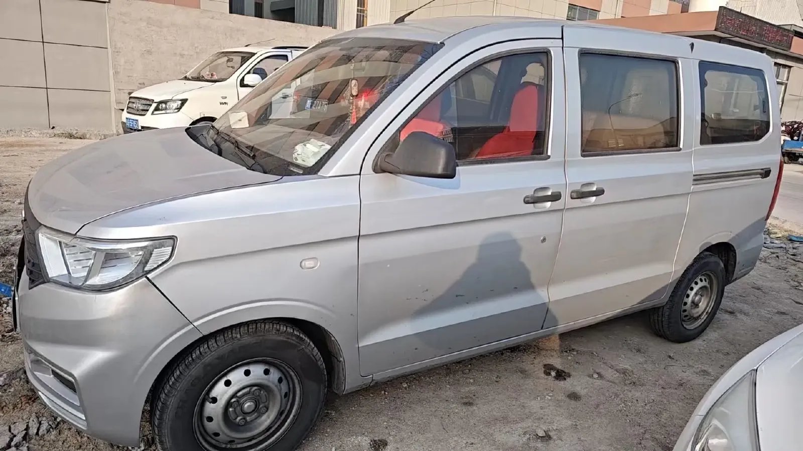 2019 WuLing HongGuang V 1.5L 99HP L4 6MT,autocango,china used car exporter,china ev exporter,chinese used car exporter,chinese used ev exporter