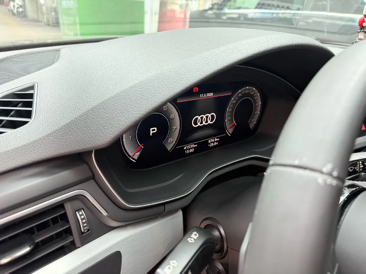 2020 Audi A4L 2.0T 190HP L4 7DCT,autocango,china used car exporter,china ev exporter,chinese used car exporter,chinese used ev exporter