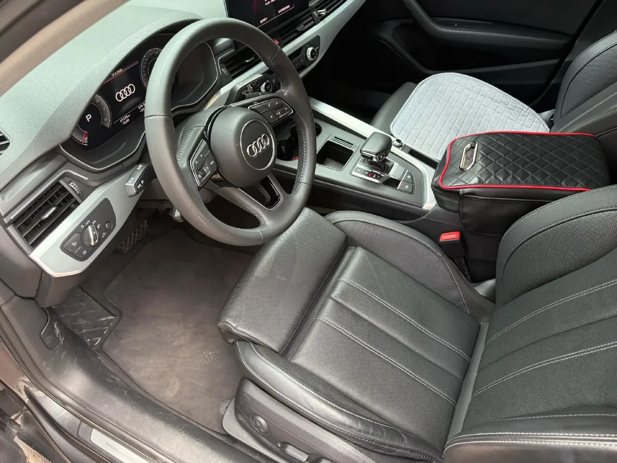 2020 Audi A4L 2.0T 190HP L4 7DCT,autocango,china used car exporter,china ev exporter,chinese used car exporter,chinese used ev exporter