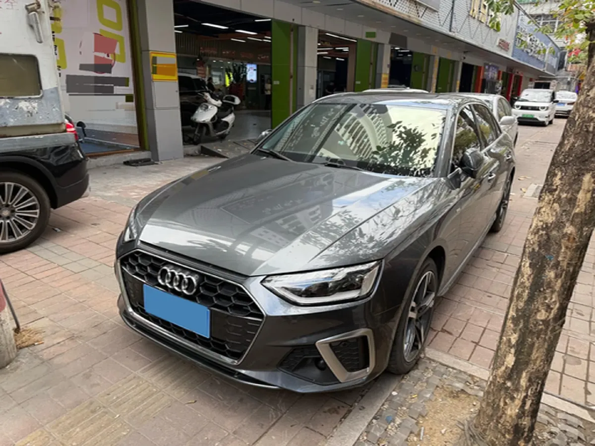 2020 Audi A4L 2.0T 190HP L4 7DCT,autocango,china used car exporter,china ev exporter,chinese used car exporter,chinese used ev exporter