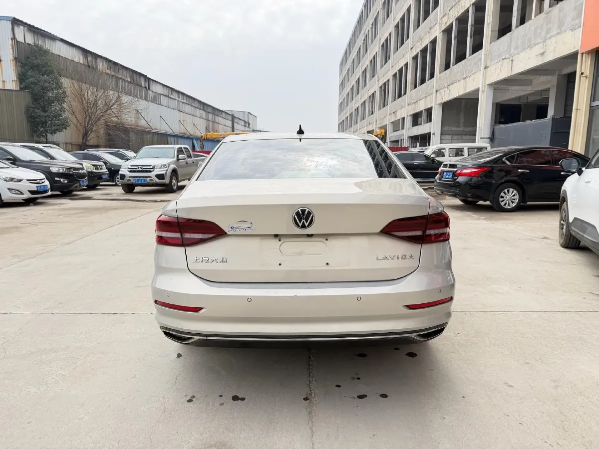 2022 Bestune B70 2.0T 224HP L4 6AT,autocango,china used car exporter,china ev exporter,chinese used car exporter,chinese used ev exporter