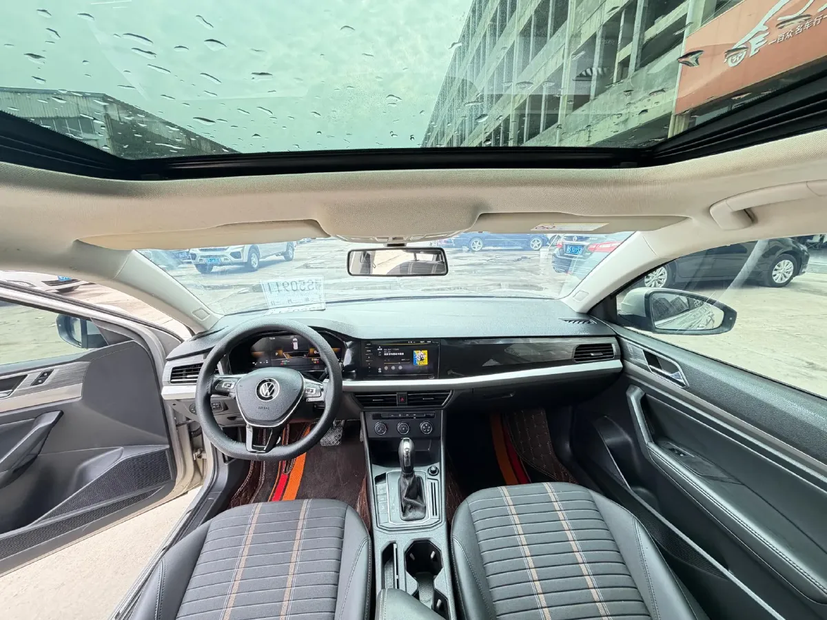 2022 Bestune B70 2.0T 224HP L4 6AT,autocango,china used car exporter,china ev exporter,chinese used car exporter,chinese used ev exporter