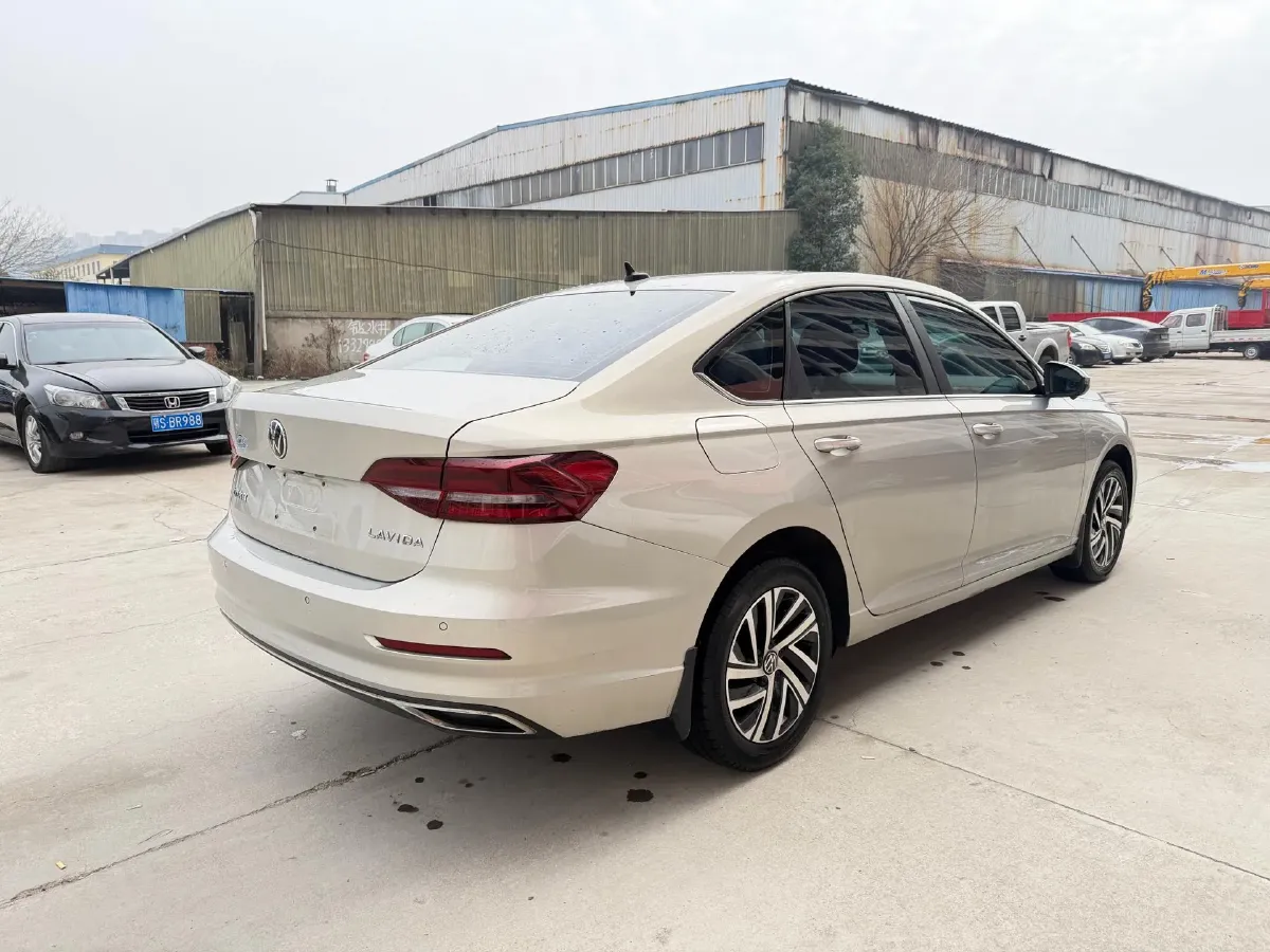 2022 Bestune B70 2.0T 224HP L4 6AT,autocango,china used car exporter,china ev exporter,chinese used car exporter,chinese used ev exporter