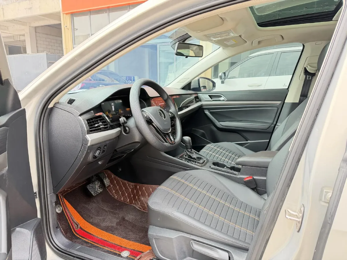 2022 Bestune B70 2.0T 224HP L4 6AT,autocango,china used car exporter,china ev exporter,chinese used car exporter,chinese used ev exporter