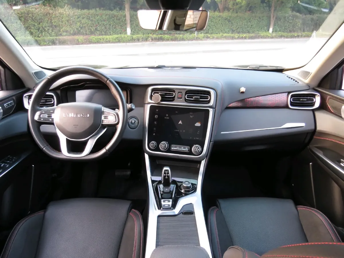 2019 LYNK&CO 01 2.0T 190HP L4 7DCT,autocango,china used car exporter,china ev exporter,chinese used car exporter,chinese used ev exporter