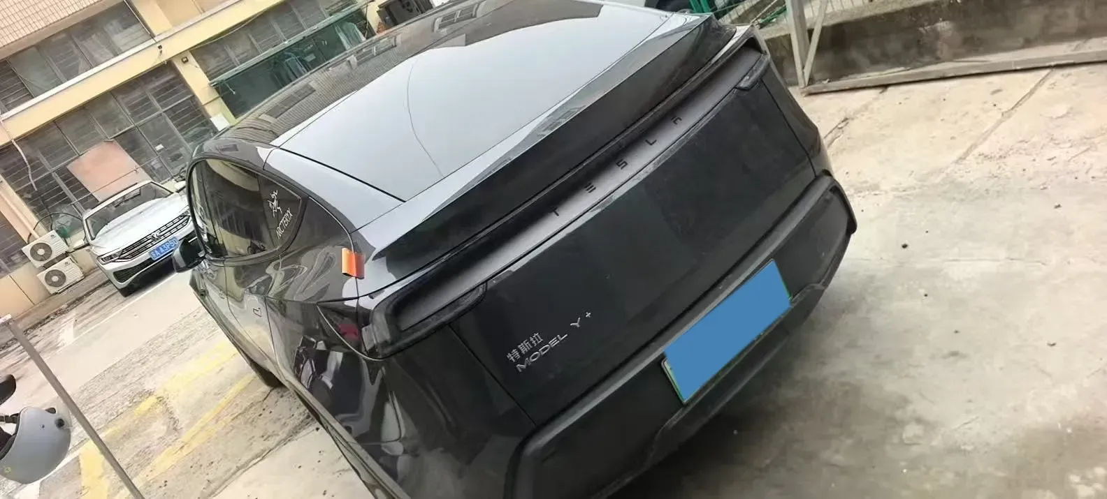 2025 Tesla Model Y BEV 62.5KWH,autocango,china used car exporter,china ev exporter,chinese used car exporter,chinese used ev exporter
