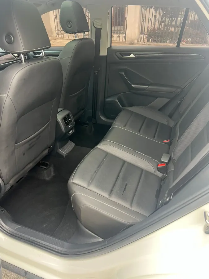 2020 Volkswagen T-Roc 1.4T 150HP L4 7DCT,autocango,china used car exporter,china ev exporter,chinese used car exporter,chinese used ev exporter