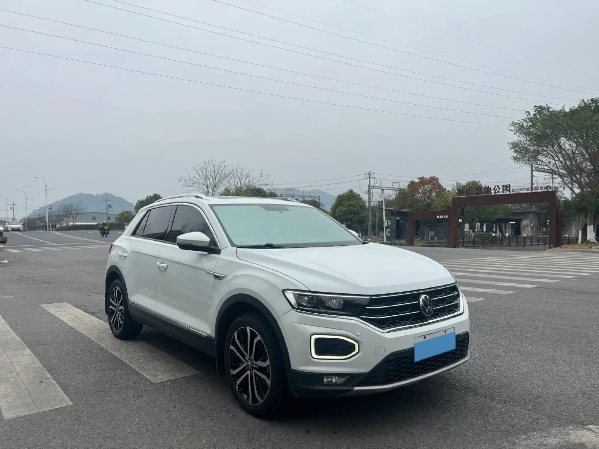 2020 Volkswagen T-Roc 1.4T 150HP L4 7DCT,autocango,china used car exporter,china ev exporter,chinese used car exporter,chinese used ev exporter