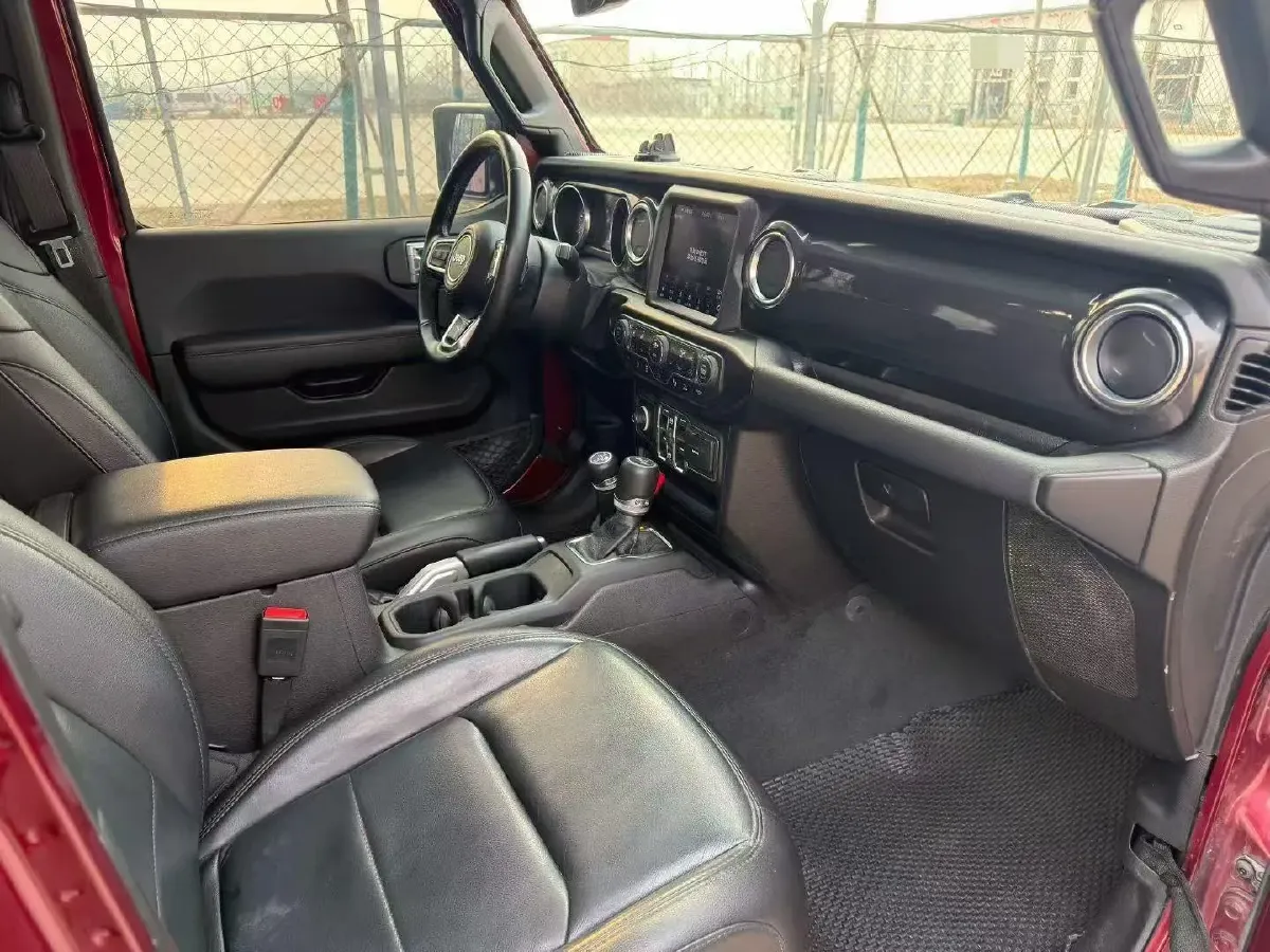 2021 Jeep Wrangler 2.0T 266HP L4 8AT,autocango,china used car exporter,china ev exporter,chinese used car exporter,chinese used ev exporter