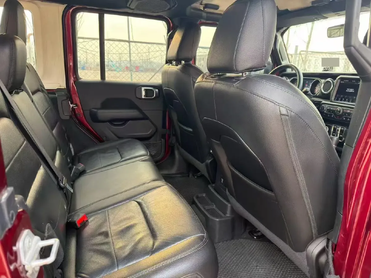 2021 Jeep Wrangler 2.0T 266HP L4 8AT,autocango,china used car exporter,china ev exporter,chinese used car exporter,chinese used ev exporter