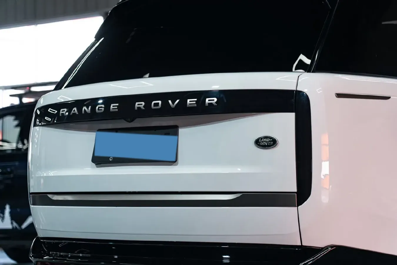 2024 Land Rover Range Rover 3.0T 400HP L6 8AT,autocango,china used car exporter,china ev exporter,chinese used car exporter,chinese used ev exporter