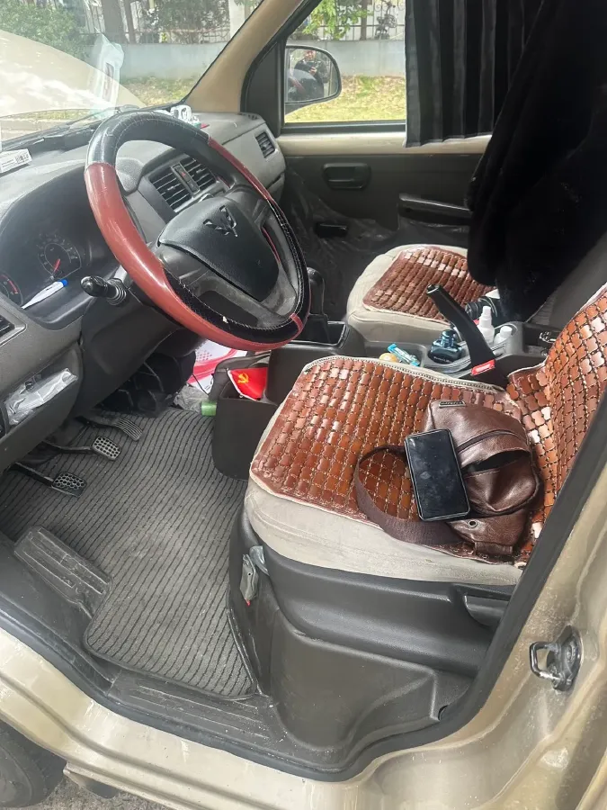 2020 WuLing RongGuang 1.2L 76HP L4 5MT,autocango,china used car exporter,china ev exporter,chinese used car exporter,chinese used ev exporter