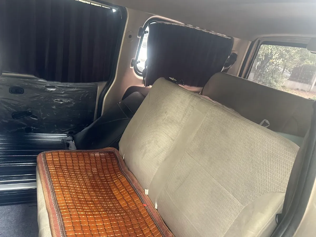 2020 WuLing RongGuang 1.2L 76HP L4 5MT,autocango,china used car exporter,china ev exporter,chinese used car exporter,chinese used ev exporter