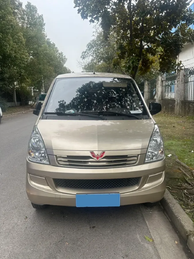 2020 WuLing RongGuang 1.2L 76HP L4 5MT,autocango,china used car exporter,china ev exporter,chinese used car exporter,chinese used ev exporter