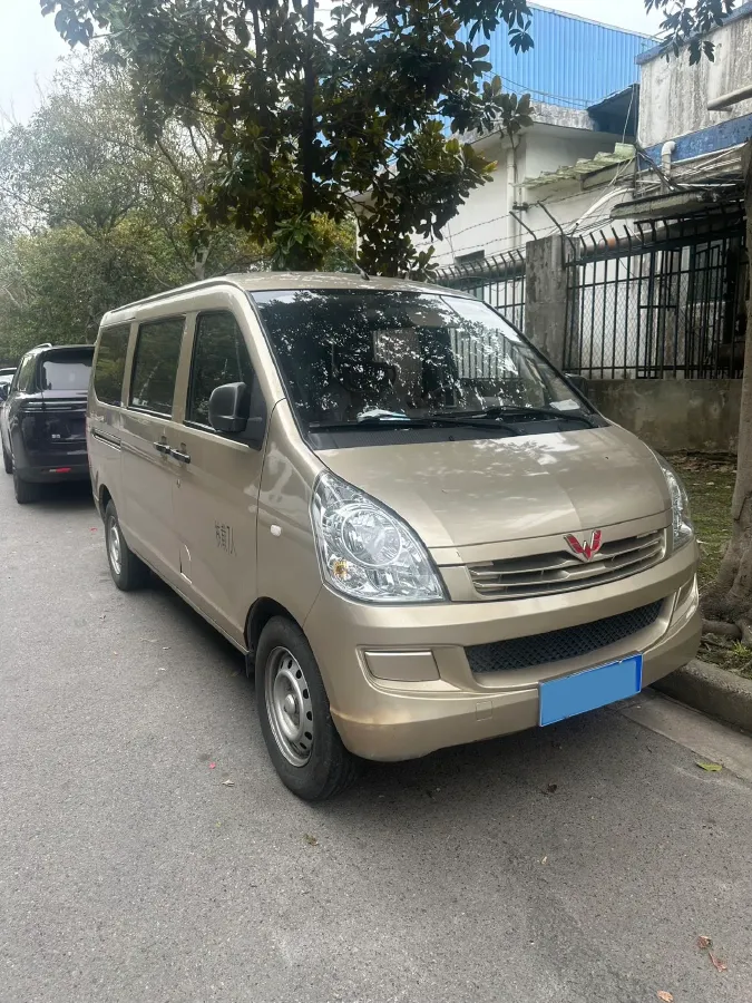 2020 WuLing RongGuang 1.2L 76HP L4 5MT,autocango,china used car exporter,china ev exporter,chinese used car exporter,chinese used ev exporter