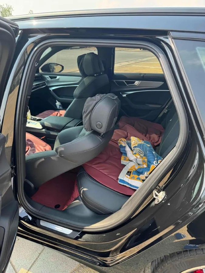 2025 Audi A6 2.0T 265HP L4 7DCT,autocango,china used car exporter,china ev exporter,chinese used car exporter,chinese used ev exporter