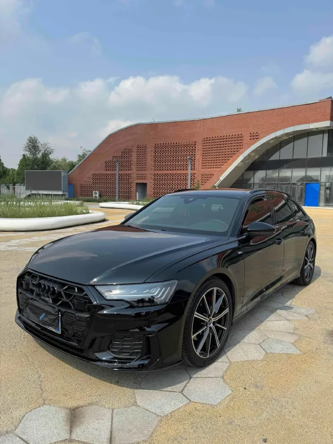 2025 Audi A6 2.0T 265HP L4 7DCT,autocango,china used car exporter,china ev exporter,chinese used car exporter,chinese used ev exporter