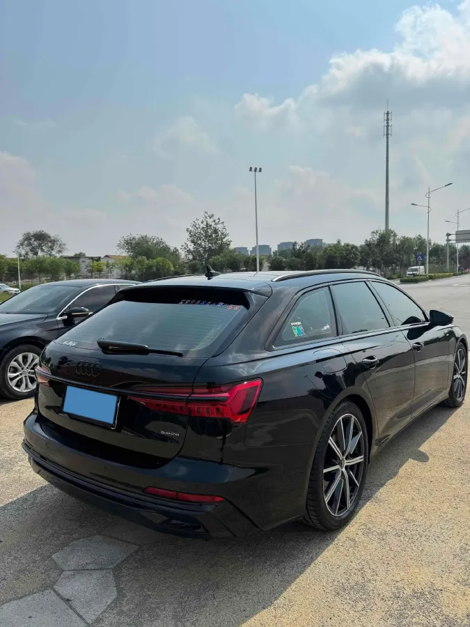 2025 Audi A6 2.0T 265HP L4 7DCT,autocango,china used car exporter,china ev exporter,chinese used car exporter,chinese used ev exporter