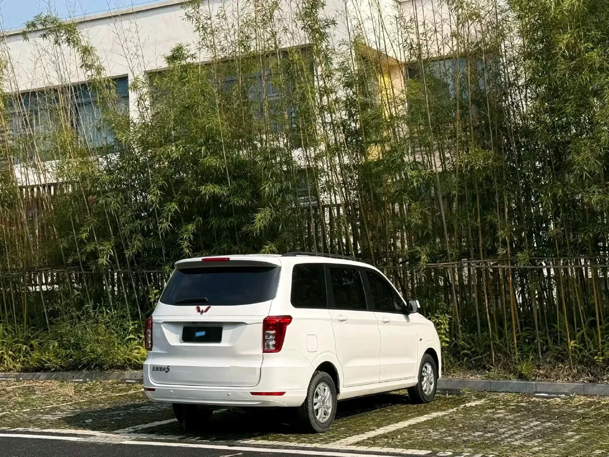 2021 WuLing RongGuang New Truck 1.5L 99HP L4 5MT,autocango,china used car exporter,china ev exporter,chinese used car exporter,chinese used ev exporter