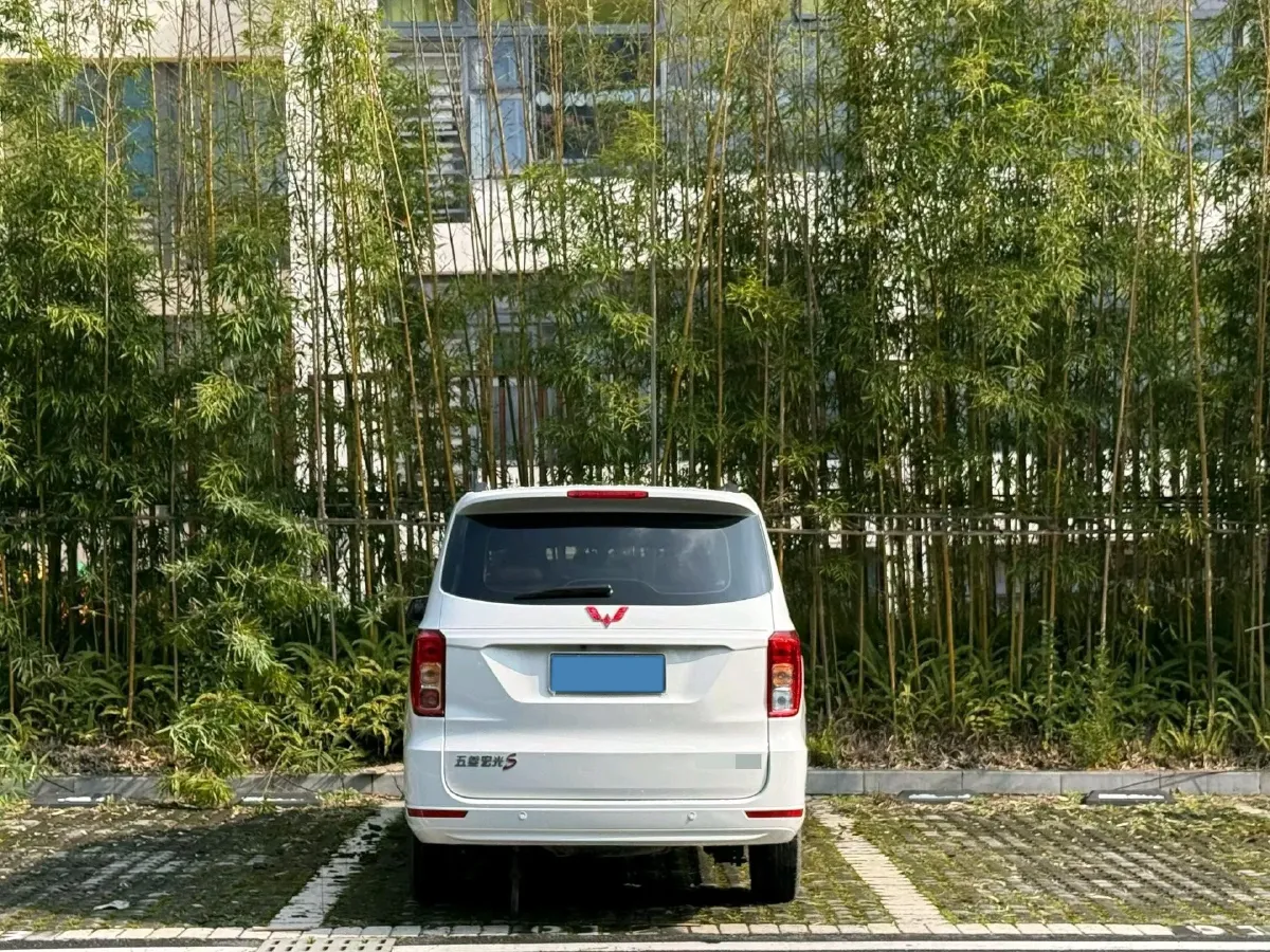 2021 WuLing RongGuang New Truck 1.5L 99HP L4 5MT,autocango,china used car exporter,china ev exporter,chinese used car exporter,chinese used ev exporter