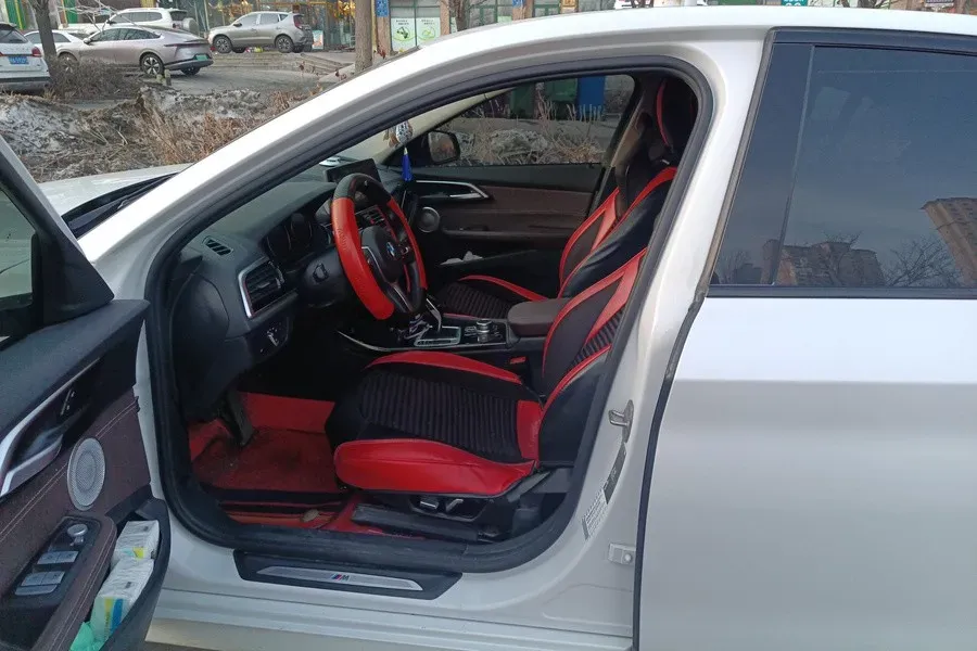 2020 BMW 1 Series 1.5T 140HP L3 7DCT,autocango,china used car exporter,china ev exporter,chinese used car exporter,chinese used ev exporter