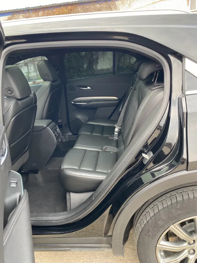 2021 Cadillac XT4 2.0T 237HP L4 9AT,autocango,china used car exporter,china ev exporter,chinese used car exporter,chinese used ev exporter