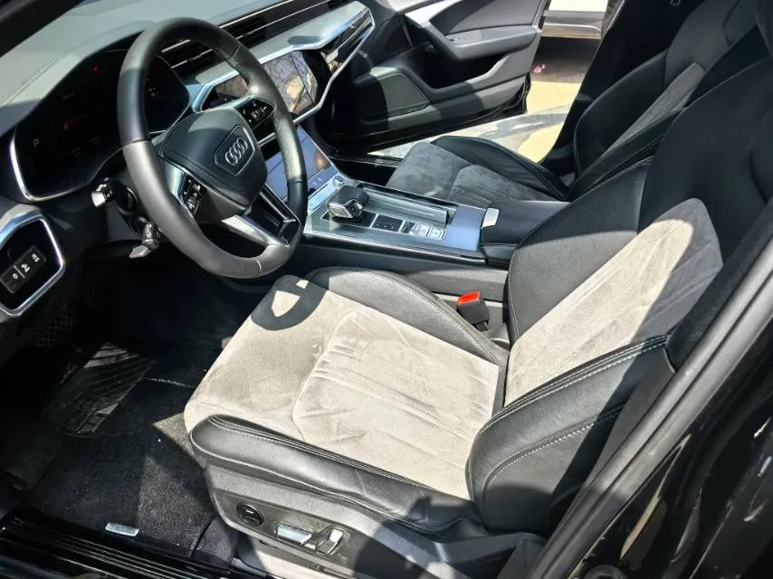 2023 Audi A6L 2.0T 245HP L4 7DCT,autocango,china used car exporter,china ev exporter,chinese used car exporter,chinese used ev exporter