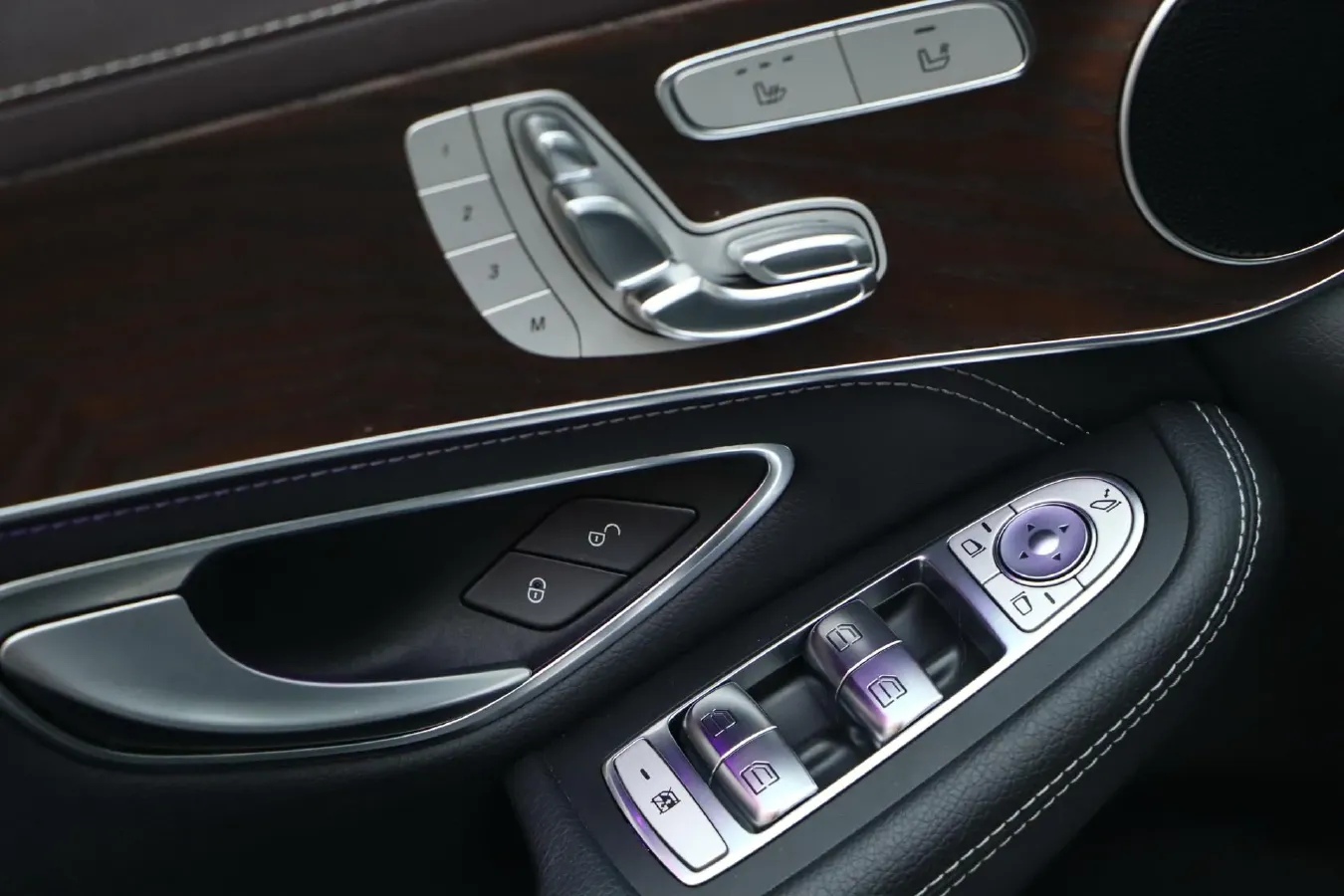 2020 Mercedes-Benz GLC Class 2.0T 258HP L4 9AT,autocango,china used car exporter,china ev exporter,chinese used car exporter,chinese used ev exporter