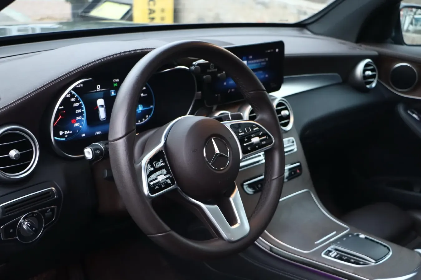 2020 Mercedes-Benz GLC Class 2.0T 258HP L4 9AT,autocango,china used car exporter,china ev exporter,chinese used car exporter,chinese used ev exporter